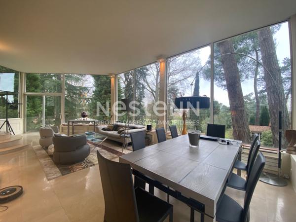 Demeure de caractère avec piscine chauffée, studio indépendant et parc arboré de 2 546 m²