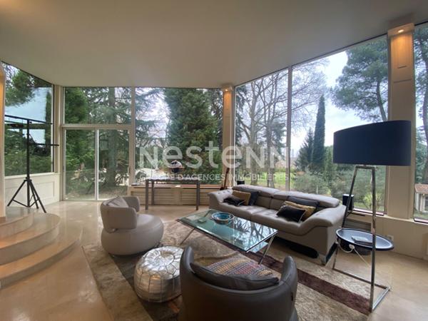 Demeure de caractère avec piscine chauffée, studio indépendant et parc arboré de 2 546 m²