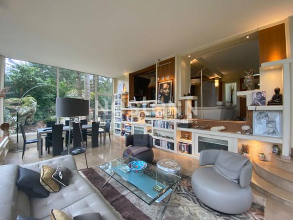 Demeure de caractère avec piscine chauffée, studio indépendant et parc arboré de 2 546 m²