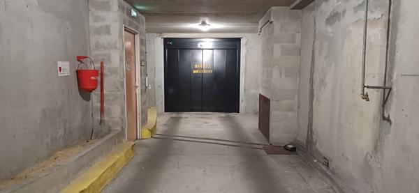 Achat parking / box Paris 20 - 1 pièce(s) - 10 000 €