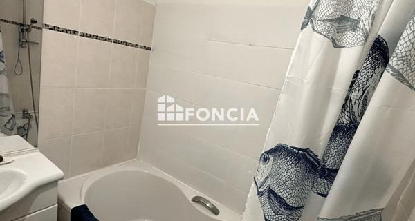 À vendre Appartement 2 pièces 46 m² - Althen-des-paluds 84210