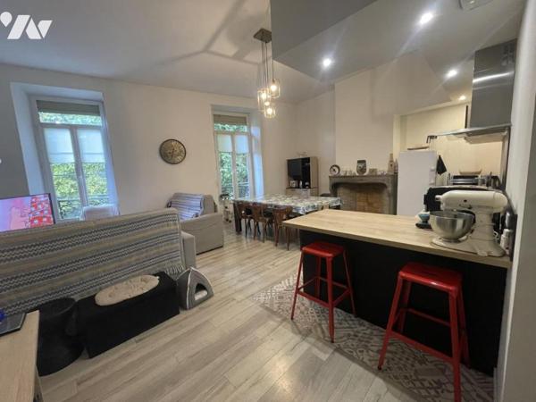 Immeuble avec locaux commeciaux, local professionnel et habitation investissement