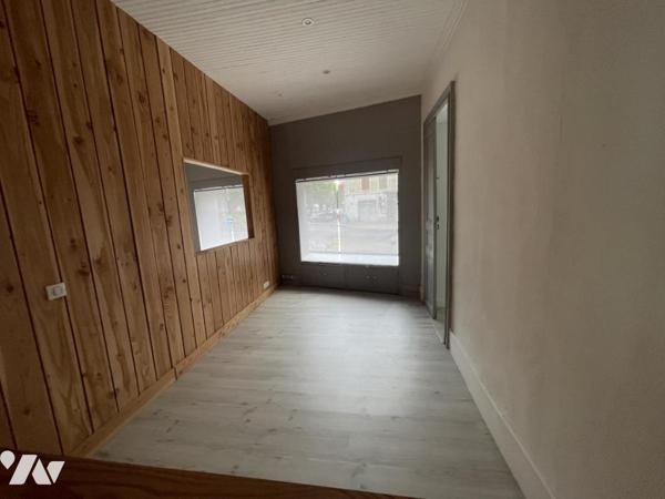 Immeuble avec locaux commeciaux, local professionnel et habitation investissement