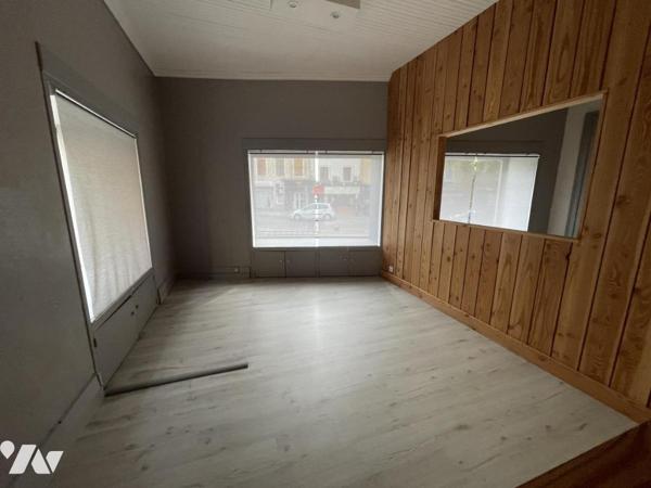 Immeuble avec locaux commeciaux, local professionnel et habitation investissement