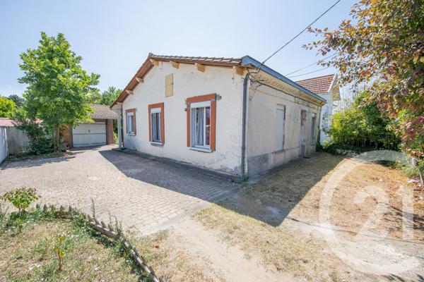 Maison à vendre  5 pièces - 96,82 m 2   ST MEDARD EN JALLES  - 33