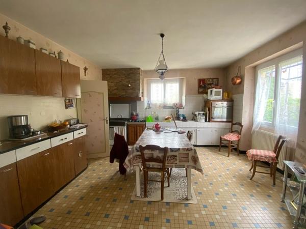 Maison à vendre |  Sainte-Féréole |  7 pièces | 195 m²