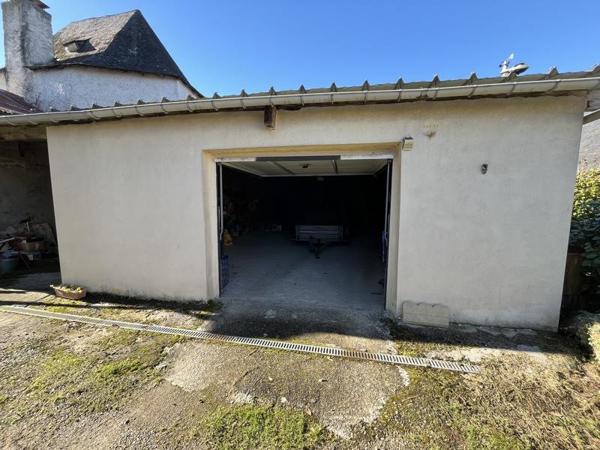 Maison à vendre |  Sainte-Féréole |  7 pièces | 195 m²