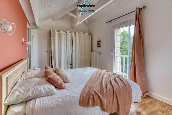 Propriete à vendre 5 pièces PUJOLS (47) Maison de 135m2 sur 6144m2 de terrain et piscine