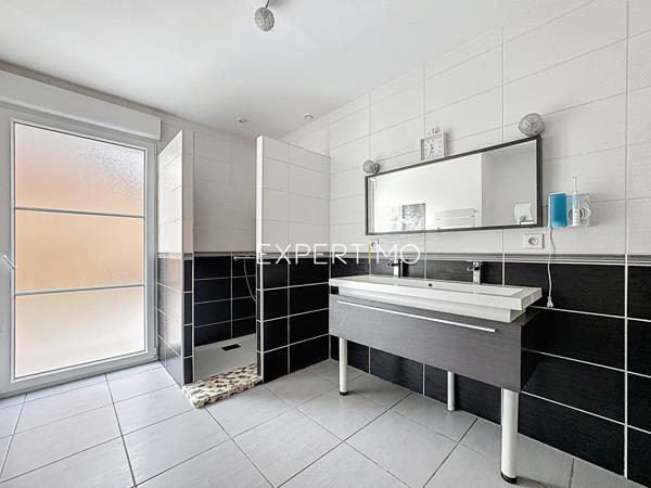 Mametz (62120) Exclusivité Expertimo – Ancienne Longère Rénovée à Mametz (Pas-de-Calais)