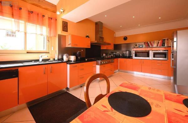 Maison à vendre à Montbrison dans la Loire (42600), ref : 090/440   
MONTBRISON - Centre ville