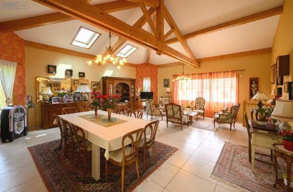 Maison à vendre à Montbrison dans la Loire (42600), ref : 090/440   
MONTBRISON - Centre ville