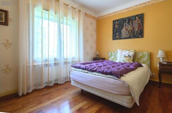 Maison à vendre à Montbrison dans la Loire (42600), ref : 090/440   
MONTBRISON - Centre ville