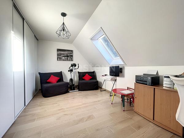 Maison Lamorlaye 7 pièce(s) - 165 m2 - 4 chambres - Sous sol total - Proche centre ville