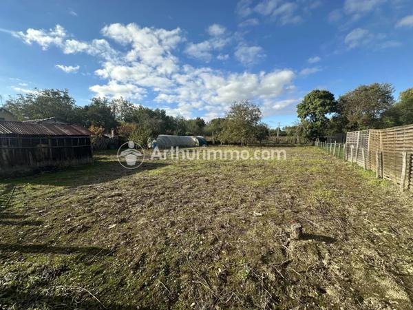 Vente Terrain 840 m2 à Saint-Astier