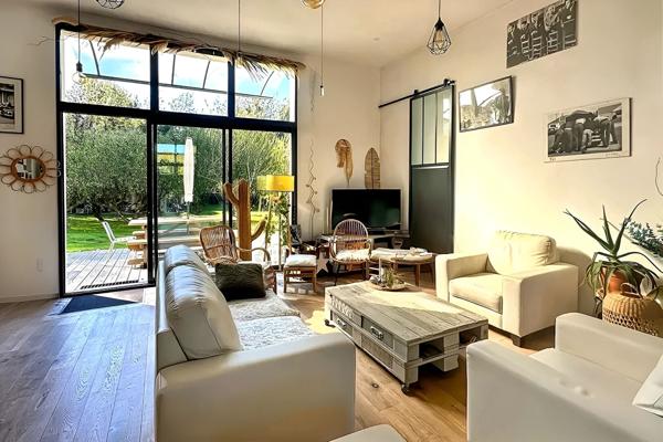 Maison 5 chambres et studio, Verines 17540