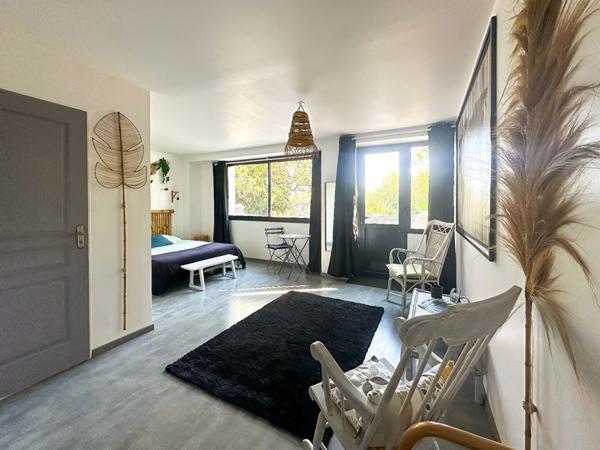 Maison 5 chambres et studio, Verines 17540