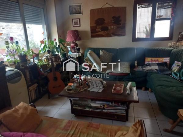 Idéal investisseur, maison a vendre centre de cerbère, avec locataire en place.