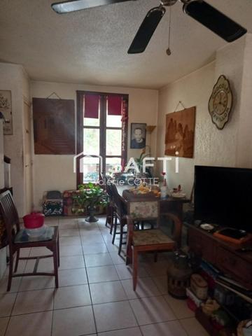 Idéal investisseur, maison a vendre centre de cerbère, avec locataire en place.