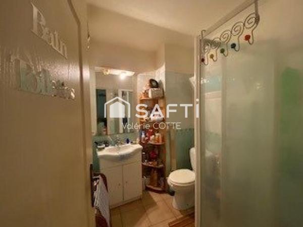 Idéal investisseur, maison a vendre centre de cerbère, avec locataire en place.