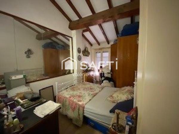 Idéal investisseur, maison a vendre centre de cerbère, avec locataire en place.