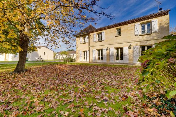 Libourne (33500) Maison 7 pièces en R+1 de 190m2 habitables avec garages sur parcelle de 2039m2
