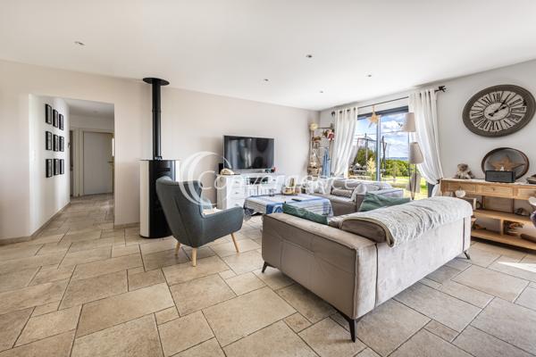 Maison
                                                                                                                                                                                                                                                                                                                        6 pièce(s)                                                                                                                                                                                                          4 chambre(s)                                                                                                                                                                                                          139  m²