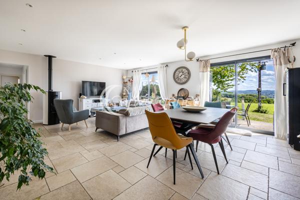 Maison
                                                                                                                                                                                                                                                                                                                        6 pièce(s)                                                                                                                                                                                                          4 chambre(s)                                                                                                                                                                                                          139  m²