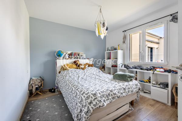 Maison
                                                                                                                                                                                                                                                                                                                        6 pièce(s)                                                                                                                                                                                                          4 chambre(s)                                                                                                                                                                                                          139  m²