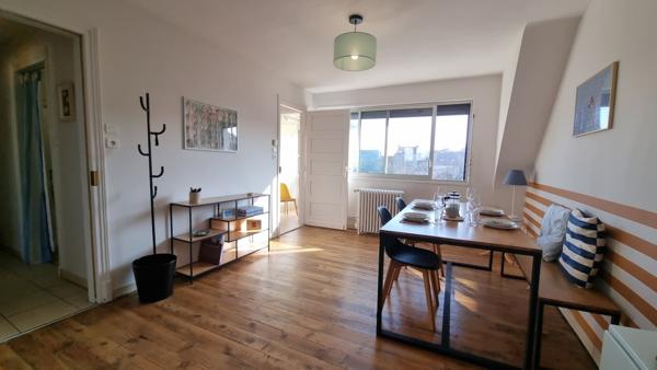 Appartement
                                                                                                                                                                                                                                                                                                                        2 pièce(s)                                                                                                                                                                                                          1 chambre(s)                                                                                                                                                                                                          52  m²