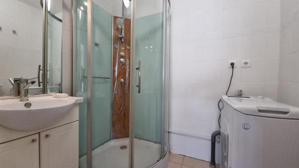 Appartement
                                                                                                                                                                                                                                                                                                                        2 pièce(s)                                                                                                                                                                                                          1 chambre(s)                                                                                                                                                                                                          52  m²