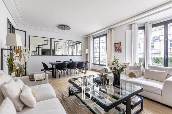 Paris 17ème, Appartement 2 Chambres -  106 m² à vendre