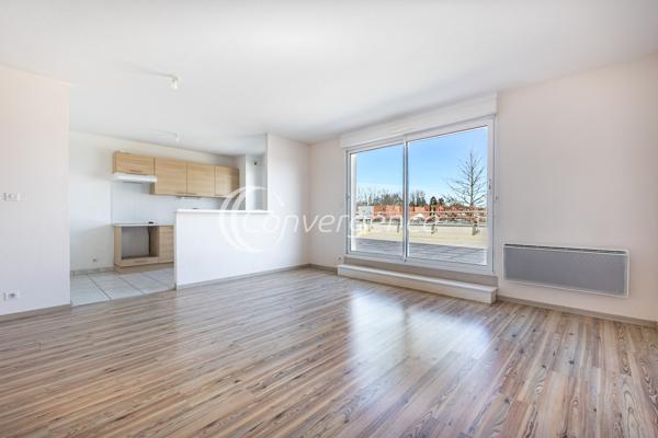 Appartement
                                                                                                                                                                                                                                                                                                                        4 pièce(s)                                                                                                                                                                                                          3 chambre(s)                                                                                                                                                                                                          77  m²