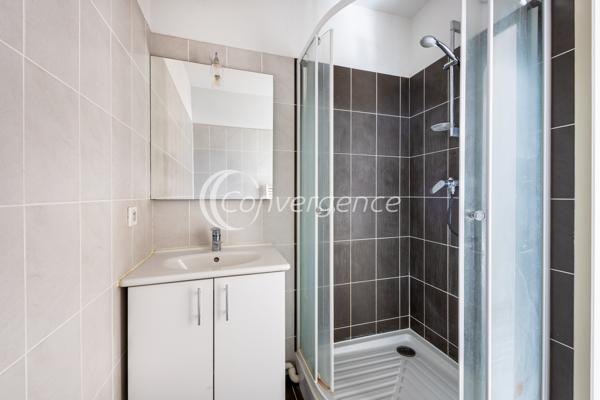Appartement
                                                                                                                                                                                                                                                                                                                        4 pièce(s)                                                                                                                                                                                                          3 chambre(s)                                                                                                                                                                                                          77  m²