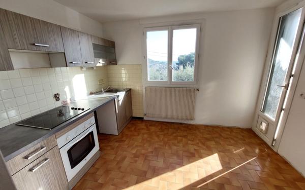 Maison à vendre    7 pièces •  Manosque