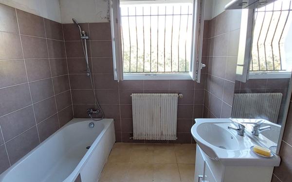 Maison à vendre    7 pièces •  Manosque