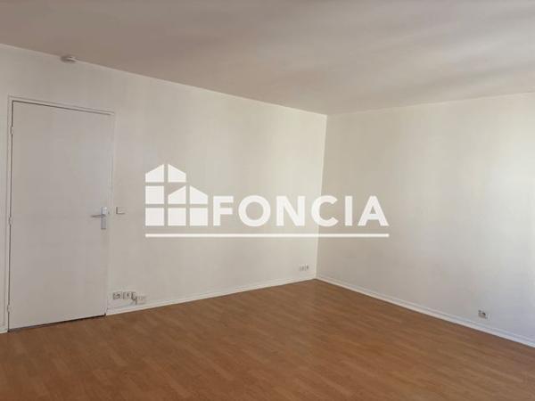 Location Studio 31.07 m² - 69 RUE COMPANS Paris 75019