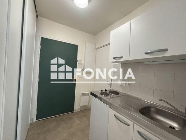 Location Studio 31.07 m² - 69 RUE COMPANS Paris 75019