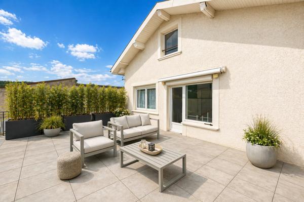 Charmante Maison de ville avec terrasse et garage. Oyonnax (01100)