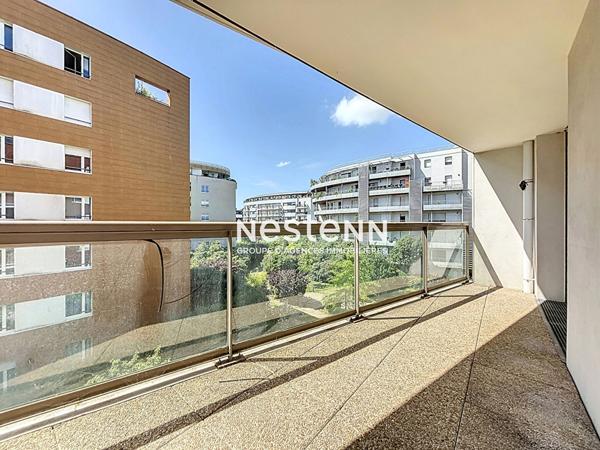 ISSY LES MOULINEAUX - FORT D'ISSY - Vente appartement 3 pièces de 67,60 m² avec un balcon de 10,80 m²