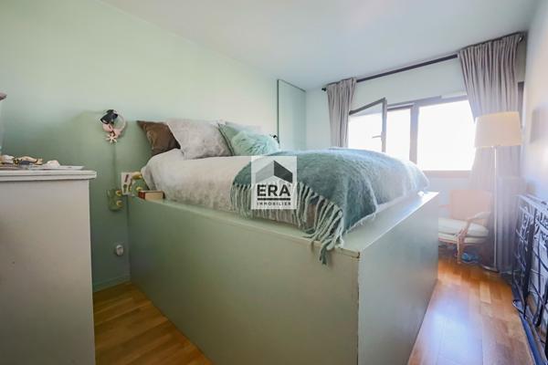 Appartement Paris 4 pièce(s) 109.87  m²