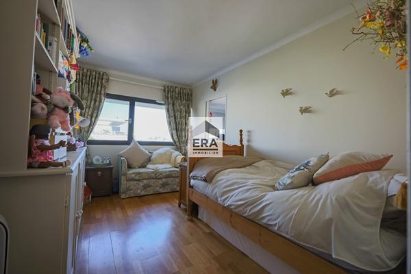 Appartement Paris 4 pièce(s) 109.87  m²