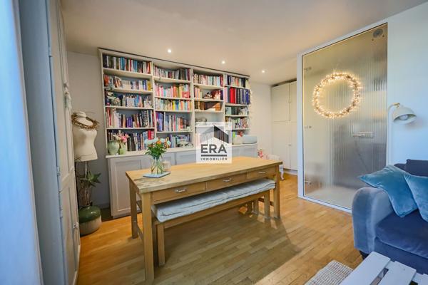 Appartement Paris 4 pièce(s) 109.87  m²