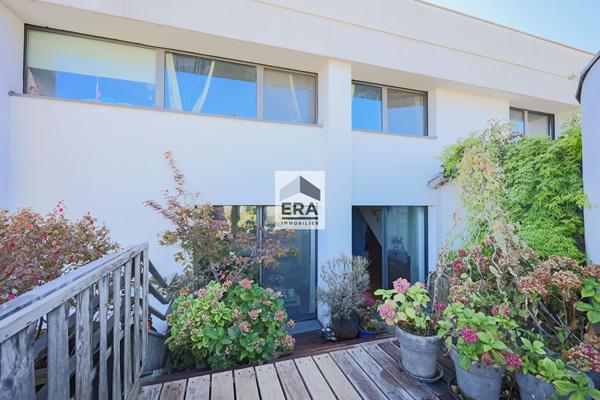 Appartement Paris 4 pièce(s) 109.87  m²