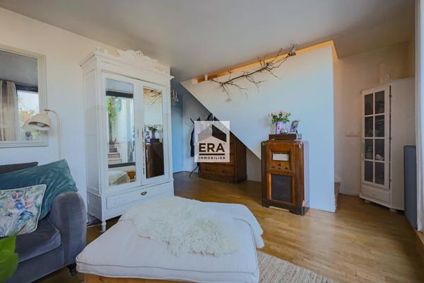 Appartement Paris 4 pièce(s) 109.87  m²