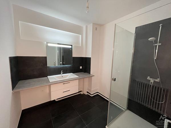 Appartement Rueil-Malmaison 3 pièce(s) 72 m2 Loyer 1 608 €/mois charges comprises **  - Référence  19972