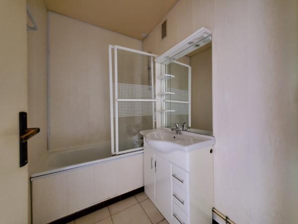 Appartement f3 en très bon état dans parc arboré calme pour investir ou habiter