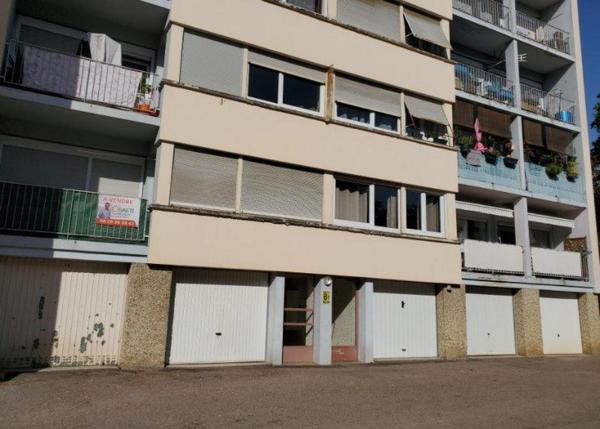 Appartement f3 en très bon état dans parc arboré calme pour investir ou habiter