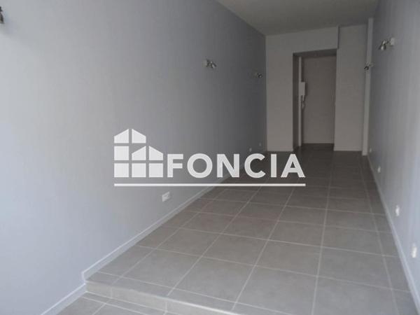 Location Local commercial 60.94 m² - 13 RUE THIERS La Rochelle 17000