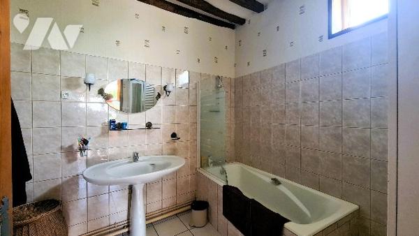 Maison de ville 9 pcs, 5 ch double portail.