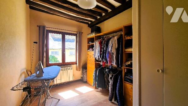 Maison de ville 9 pcs, 5 ch double portail.